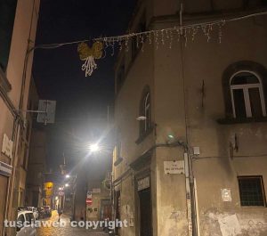 Viterbo - Via Mazzini - Luminarie di Natale spente