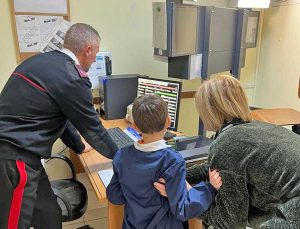 Tuscania - Alunni delle elementari in visita alla caserma