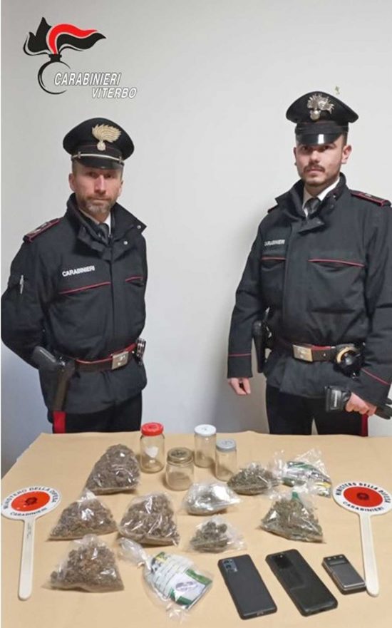 Capodimonte - Carabinieri - La droga sequestrata 