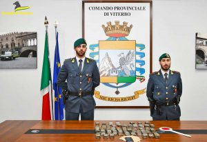 Viterbo - Guardia di finanza - La droga sequestrata