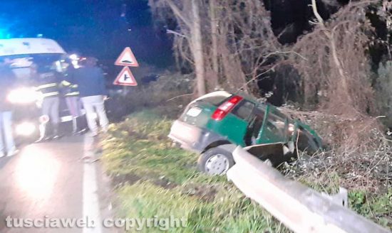 Tobia - Si scontra con un’altra auto e finisce nel dirupo sfondando il guard-rail