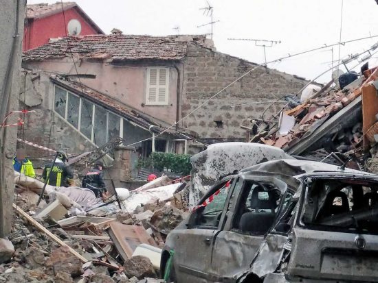 Canale Monterano - L'esplosione e il crollo di una palazzina in via Monti