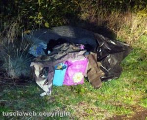 Viterbo - Rifiuti abbandonati in strada Sambuchete