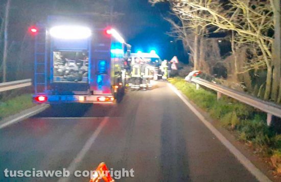 Tobia - Si scontra con un’altra auto e finisce nel dirupo sfondando il guard-rail