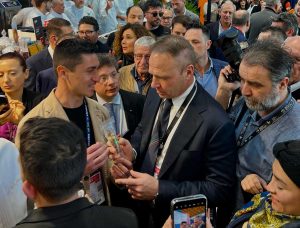 Rimini - La Cooperativa produttori nocciole incontra il ministro Lollobrigida