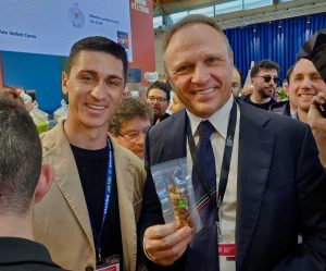 Rimini - La Cooperativa produttori nocciole incontra il ministro Lollobrigida