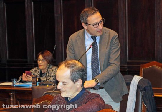 Viterbo - Consiglio comunale - Pietro Amodio e in primo piano Elpidio Micci