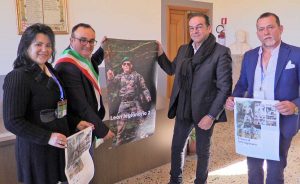 Cellere - Il sindaco Edoardo Giustiniani riceve la visita del produttore del lungometraggio Virgil Asoltanbei