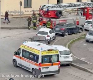 Viterbo - Vigili del fuoco e 118 in via Cardarelli