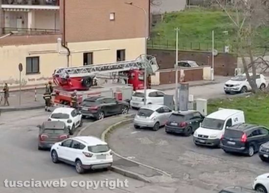 Viterbo - Vigili del fuoco in via Cardarelli