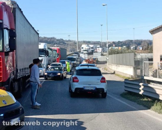 Orte - Agricoltori al casello autostradale 