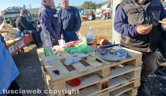 Orte - Agricoltori al casello autostradale 