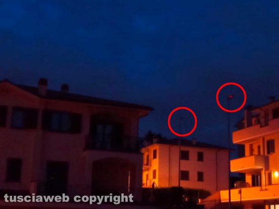 Viterbo - Lampioni spenti in via del Tavano a Bagnaia