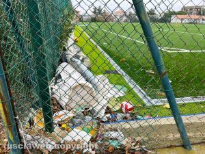 Sport - Calcio - Campo Rossi nel degrado