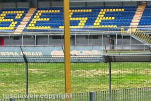 Sport - Calcio - Incuria allo stadio Rocchi