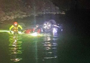 Auto finisce nel Lago di Como