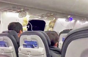 Portland - L'aereo in volo senza il portellone