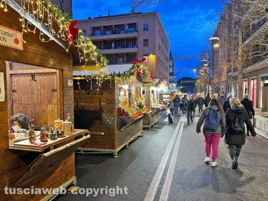 Viterbo - I mercatini di Natale in via Marconi