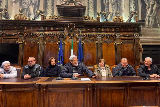 Viterbo - La consegna del ricavato della "Cena sotto le stelle"