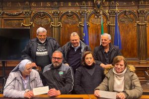 Viterbo - La consegna del ricavato della "Cena sotto le stelle"