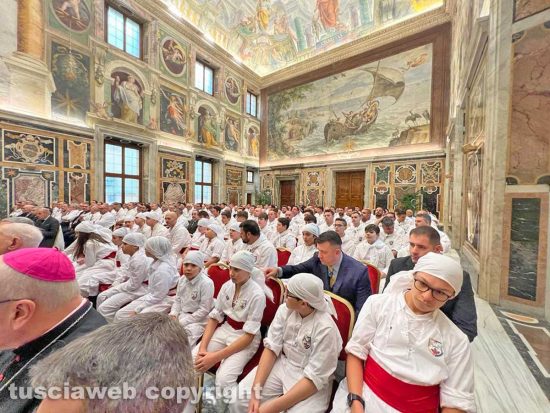 Roma - La rappresentanza dei minifacchini all'incontro con Papa Francesco