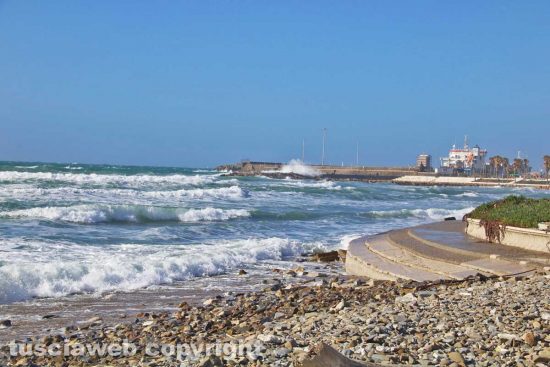 Civitavecchia - Ancora una mareggiata