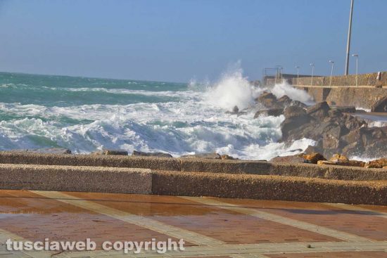 Civitavecchia - Ancora una mareggiata