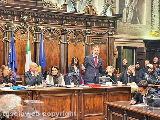 Viterbo - Consiglio straordinario sullo stadio Rocchi - L'assessore Emanuele Aronne