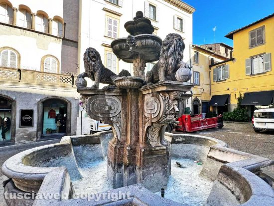 Viterbo - La fontana di piazza delle Erbe