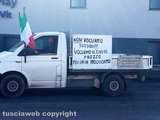 Orte - Agricoltori al casello autostradale