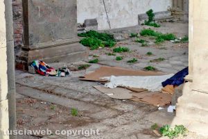 Viterbo - Degrado alla chiesa Santa Maria delle Fortezze