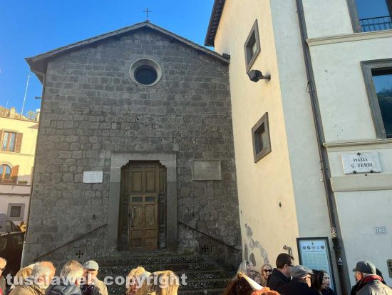 Viterbo - Restaurata l’epigrafe della chiesa di San Marco