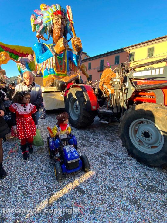 Montefiascone - Cristiano l'agricoltore al carnevale