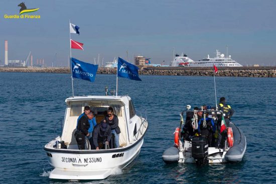 Civitavecchia - Guardia di finanza - Recuperata rete di 200 metri