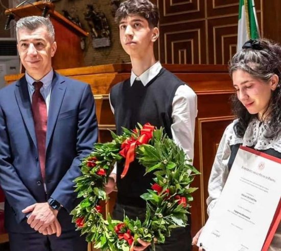 Padova - I famigliari di Giulia Cecchettin ricevono il diploma di laurea post mortem della studentessa 