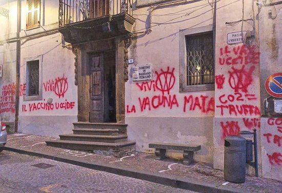 Bassano Romano - Vandalizzato il comune