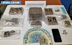 Civitavecchia - Non si ferma all'alt, arrestato 26 trovato con oltre 2 kg di hascisc e 5 proiettili calibro 22