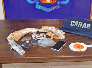 Rieti - I soldi e la roga sequestrati dai carabinieri