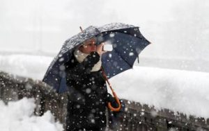 Forte maltempo oggi e domani: doppia perturbazione con pioggia e tanta neve