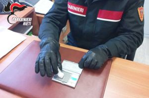 Cittaducale - Si agita al controllo dei carabinieri, trovato con la cocaina