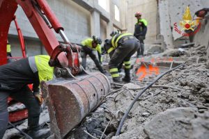 Firenze - Crollo al cantiere di un supermercato