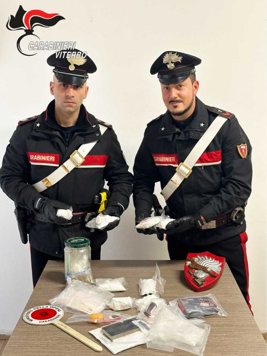 Gallese - La droga sequestrata durante il blitz dei carabinieri