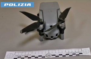 Asti - Introducevano cellulari nei carceri con i droni