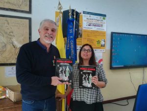 Silvano Olmi e Betsi Zacchei col fumetto Foiba Rossa