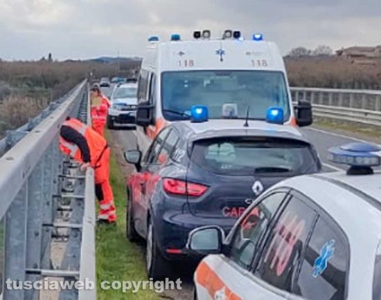 Vignanello - Precipita dal ponte e muore - I soccorsi sul posto