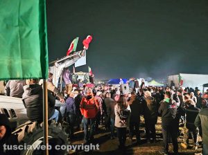 Roma - Il presidio degli agricoltori alla Nomentana prima della partenza dei trattori