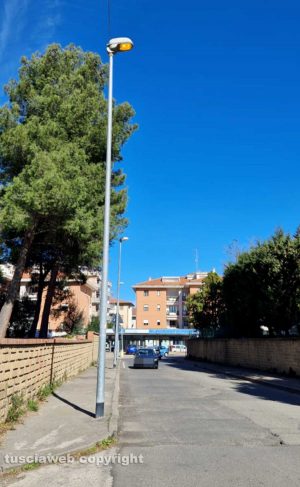 Viterbo - Lampioni accesi di giorno