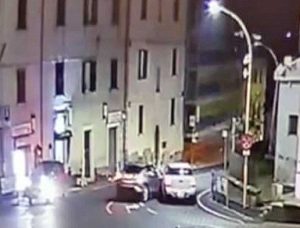 Vasanello - Auto tamponata - Le immagini delle videocamere
