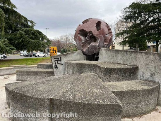 Viterbo - La fontana a Sfera