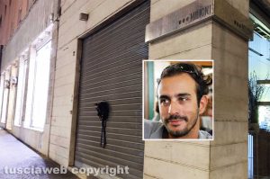 Viterbo - Ottica Milioni in lutto - Nel riquadro il titolare Alessandro Milioni